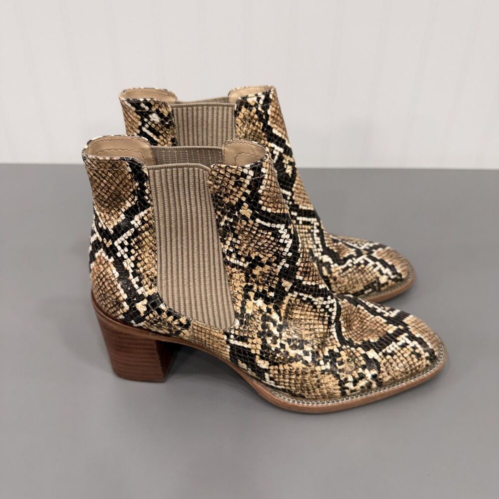 Vince Camuto Boots Size 7 Leather Animal Print Almond Toe Ankle Booties - Picture 3 of 7